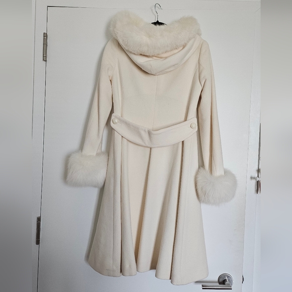 Jesus Diamante Hime Gyaru Lolita White Fox Fur Trimmed Hooded Coat With Lace Bow - Picture 13 of 13